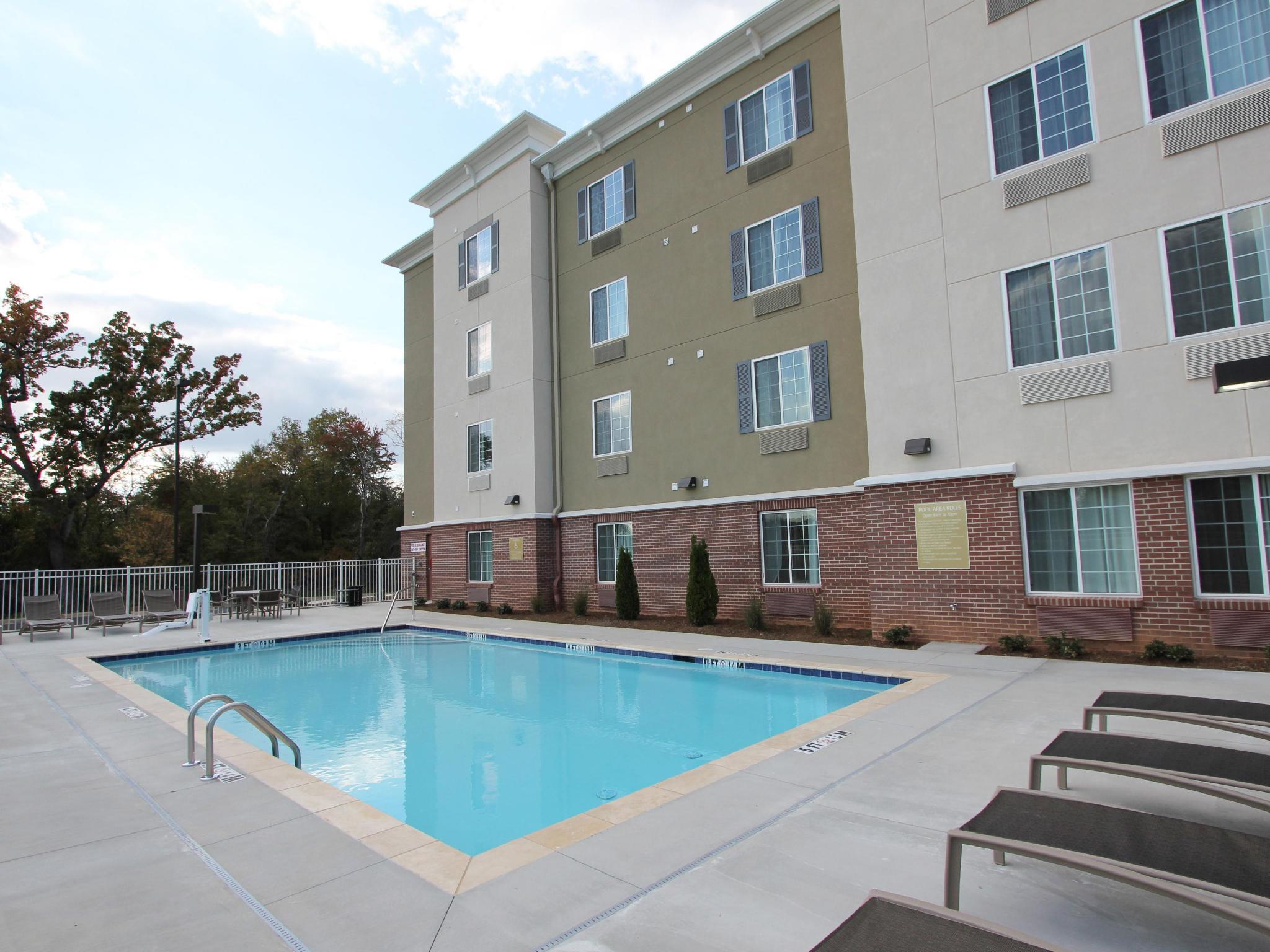 Candlewood Suites Greenville By Ihg Bagian luar foto
