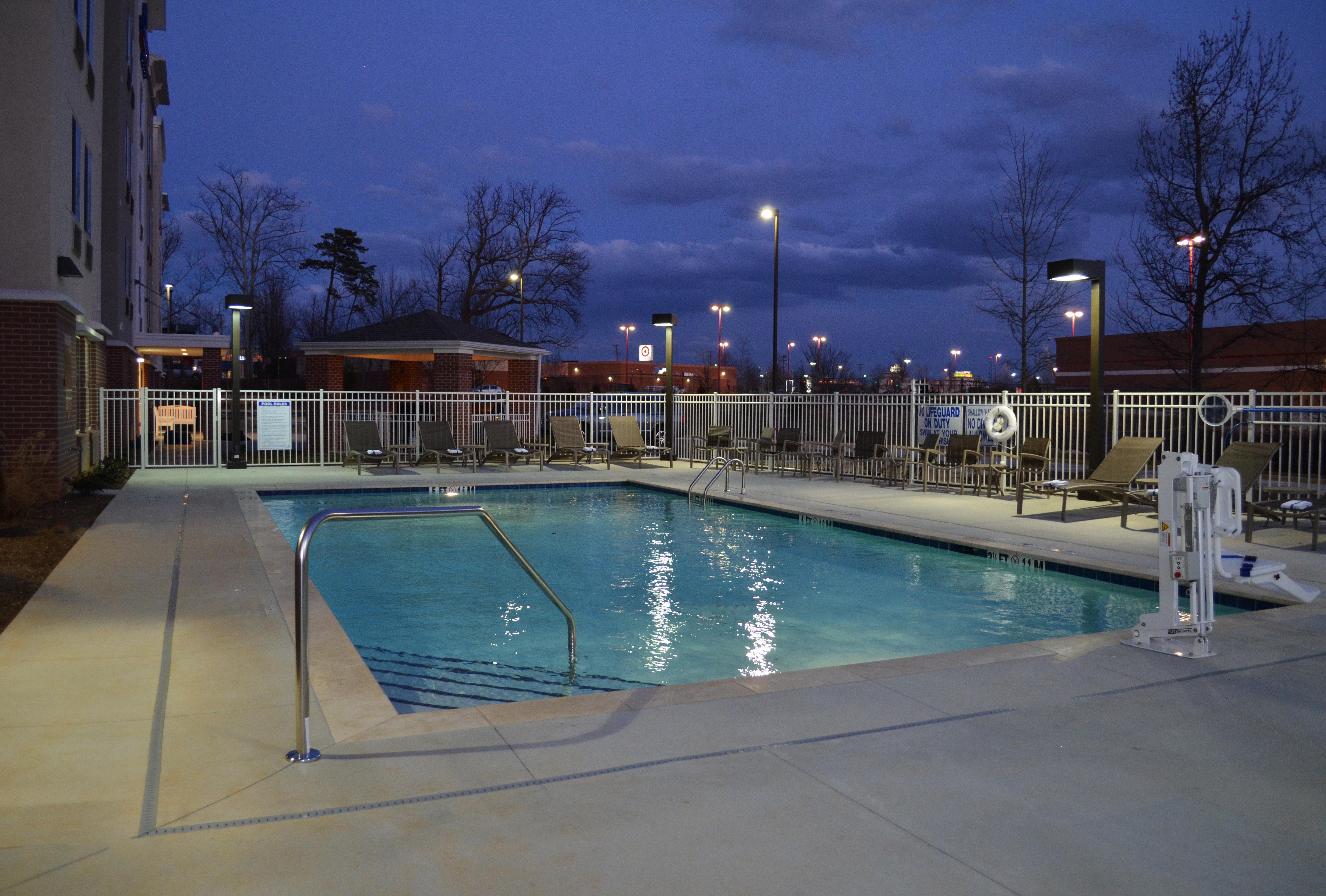 Candlewood Suites Greenville By Ihg Bagian luar foto