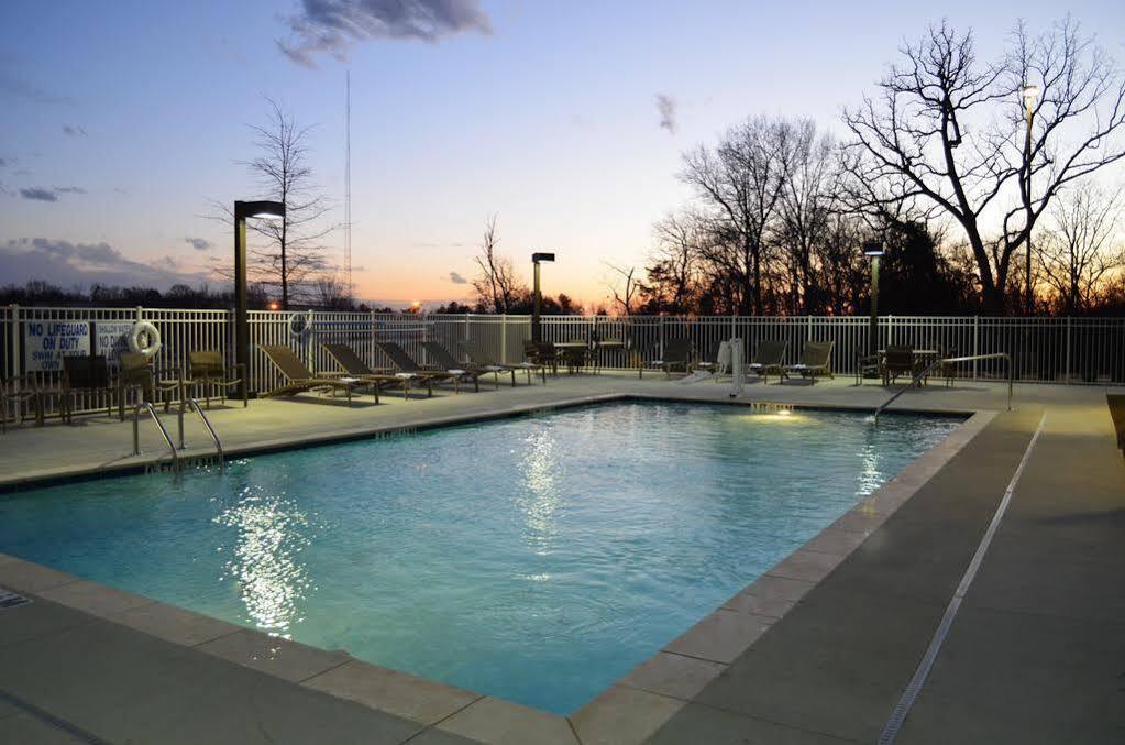 Candlewood Suites Greenville By Ihg Bagian luar foto